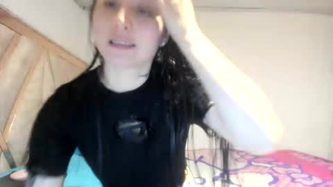 mia kaneee online show from 12/17/25, 02:39