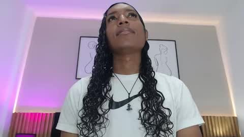 Mia online show from 02/05/26, 06:01