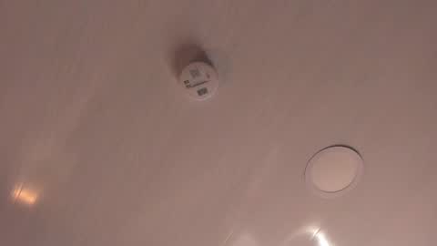 Mia online show from 04/11/26, 03:00