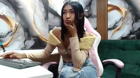 Snapshot of mia_konor06 chatting on 05/02/26, 10:53 Mia. online show from 05/02/26, 10:53