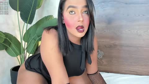 mia_lacy online show from 02/01/25, 07:44