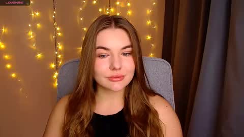 mia_lemm online show from 10/06/25, 07:39