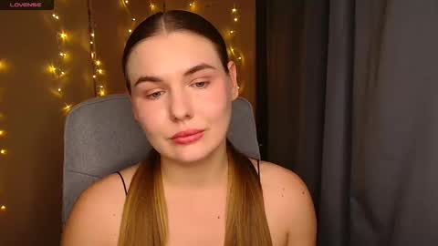 mia_lemm online show from 10/09/25, 05:55