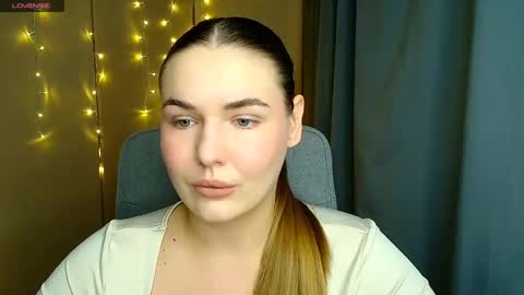 mia_lemm online show from 11/13/25, 12:15