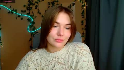 mia_lemm online show from 02/09/26, 06:06
