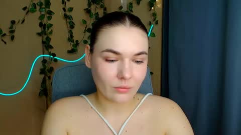 mia_lemm online show from 03/10/26, 06:51