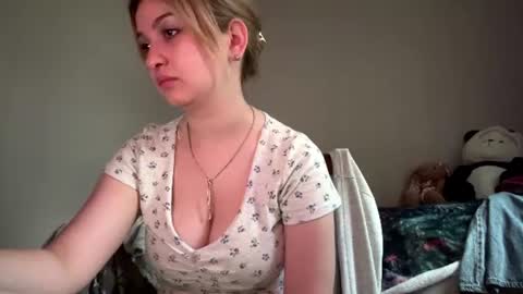 Snapshot of mia_livy chatting on 07/03/26, 01:23 Miaaa online show from 07/03/26, 01:23
