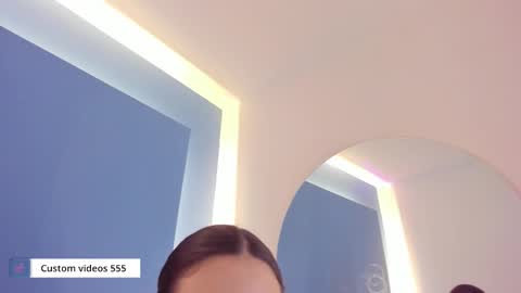 mia_lombana online show from 12/15/25, 08:02