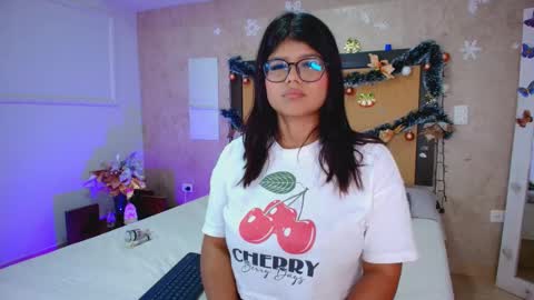 MIALOPEZ      .     Y      .      online show from 01/07/26, 08:00