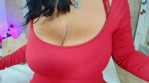 MIALOPEZ      .     Y      .      online show from 06/09/26, 06:19