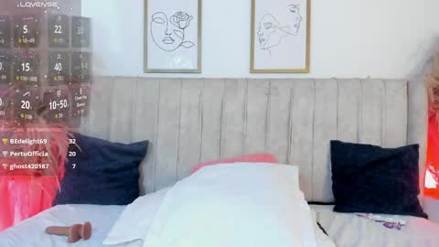 Mia online show from 05/11/26, 04:04