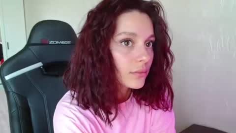 mia_luiza online show from 06/18/26, 11:14