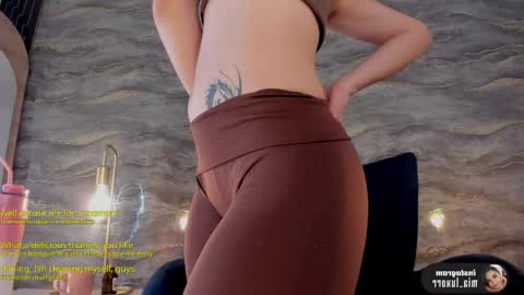 Snapshot of mia_luxor chatting on 04/29/26, 11:47 mia_luxor online show from 04/29/26, 11:47