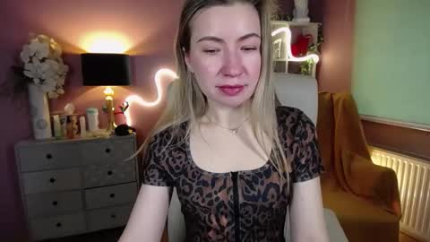 Mia online show from 01/13/25, 10:36