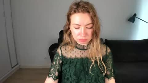 Mia online show from 03/12/26, 08:20