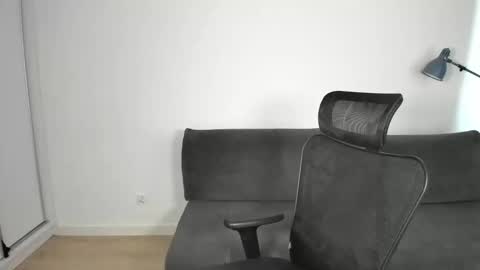 Mia online show from 03/20/26, 07:57