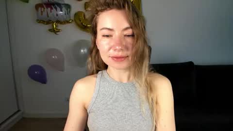 Mia online show from 04/02/26, 06:33