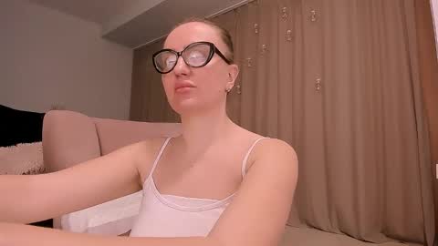 Snapshot of mia_maya chatting on 02/27/25, 10:04 Alicia online show from 02/27/25, 10:04