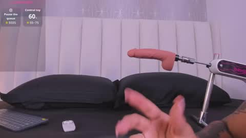    online show from 04/22/26, 07:26