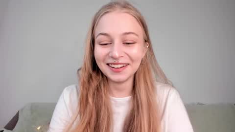 Mia here Appreciate your support online show from 03/12/26, 04:02