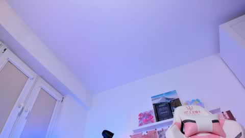 Mia online show from 03/29/26, 03:17