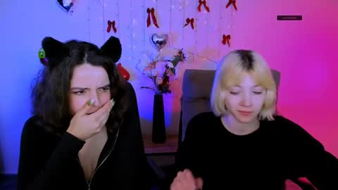 mia_mooon_ online show from 04/18/26, 08:51