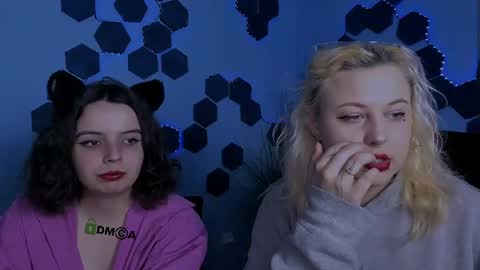 mia_mooon_ online show from 04/21/26, 07:47