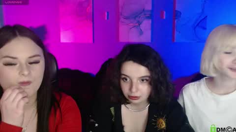 mia_mooon_ online show from 04/23/26, 12:29