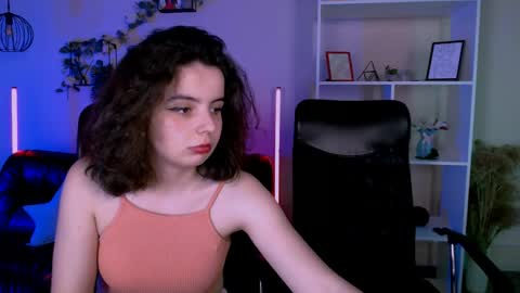 Snapshot of mia_mooon_ chatting on 06/01/26, 08:27 mia_mooon_ online show from 06/01/26, 08:27