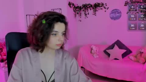 mia_mooon_ online show from 07/21/26, 08:38