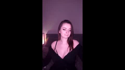 Mia online show from 01/09/26, 01:41