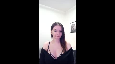 Mia online show from 02/08/26, 09:13