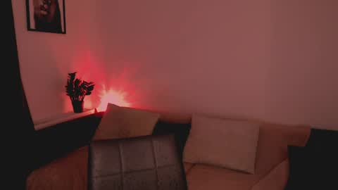 Snapshot of mia_muuur chatting on 07/28/26, 04:39 Mia online show from 07/28/26, 04:39