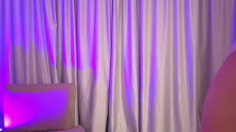 Mia online show from 03/06/26, 12:01