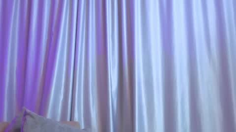 Snapshot of mia_naive chatting on 04/24/26, 11:34 Mia online show from 04/24/26, 11:34