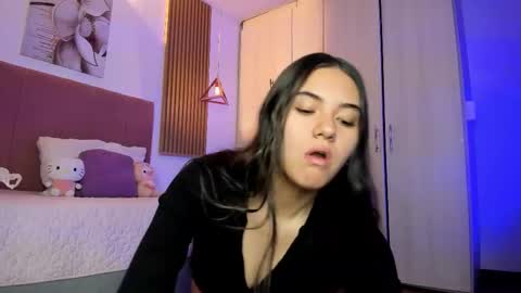 Mia Nevaeh - follow me online show from 11/18/25, 08:24