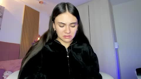 Mia Nevaeh - follow me online show from 04/18/26, 07:58