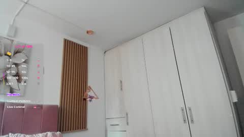Snapshot of mia_nevaeh chatting on 07/12/26, 07:49 Mia Nevaeh - follow me online show from 07/12/26, 07:49