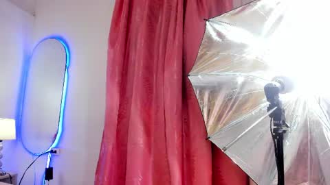 mia_nova5 online show from 06/22/26, 11:40