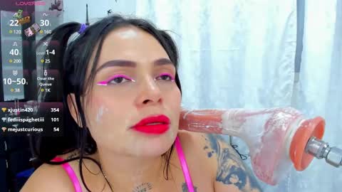 Snapshot of mia_novoa_2 chatting on 02/15/25, 12:04 mia novoa online show from 02/15/25, 12:04