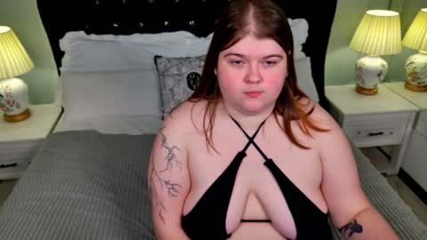 Sweet Mia online show from 11/30/25, 06:01