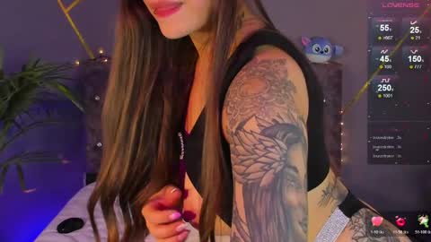 Lia thompson online show from 04/24/26, 03:31