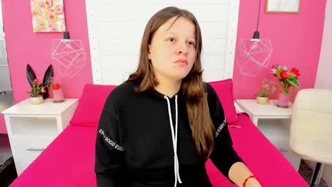 Mia  online show from 11/24/25, 12:38