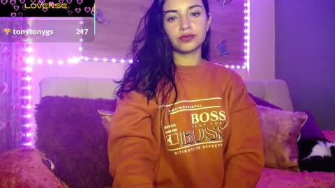 Snapshot of mia_petitebaby chatting on 03/09/25, 02:18 Ma online show from 03/09/25, 02:18