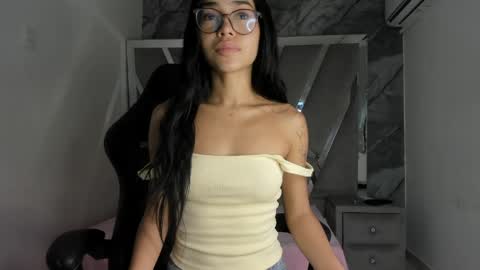 Snapshot of mia_petiteht chatting on 05/08/26, 08:14 mia_petiteht online show from 05/08/26, 08:14