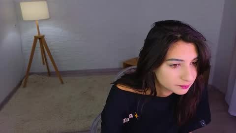 Mia online show from 12/17/25, 02:56