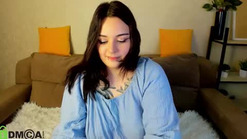 Mia online show from 10/04/25, 01:14