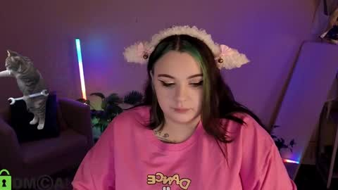 Mia online show from 03/31/26, 01:18