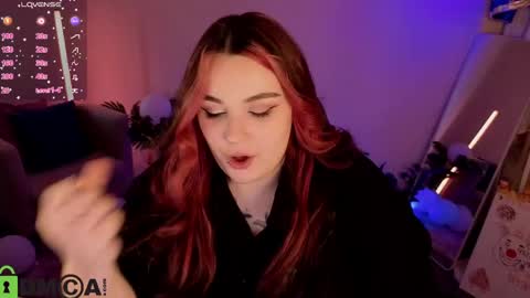 Mia online show from 06/05/26, 01:12