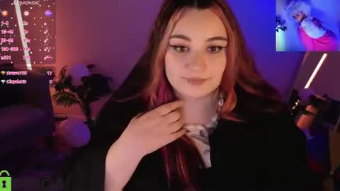 Snapshot of mia_r0ss chatting on 06/12/26, 01:04 Mia online show from 06/12/26, 01:04